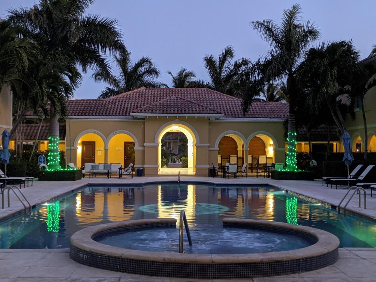 Villa Renaissance Grace Bay Exterior photo