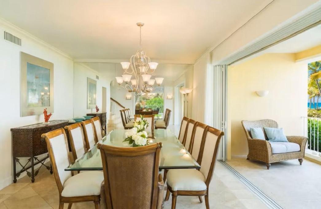 Villa Renaissance Grace Bay Exterior photo