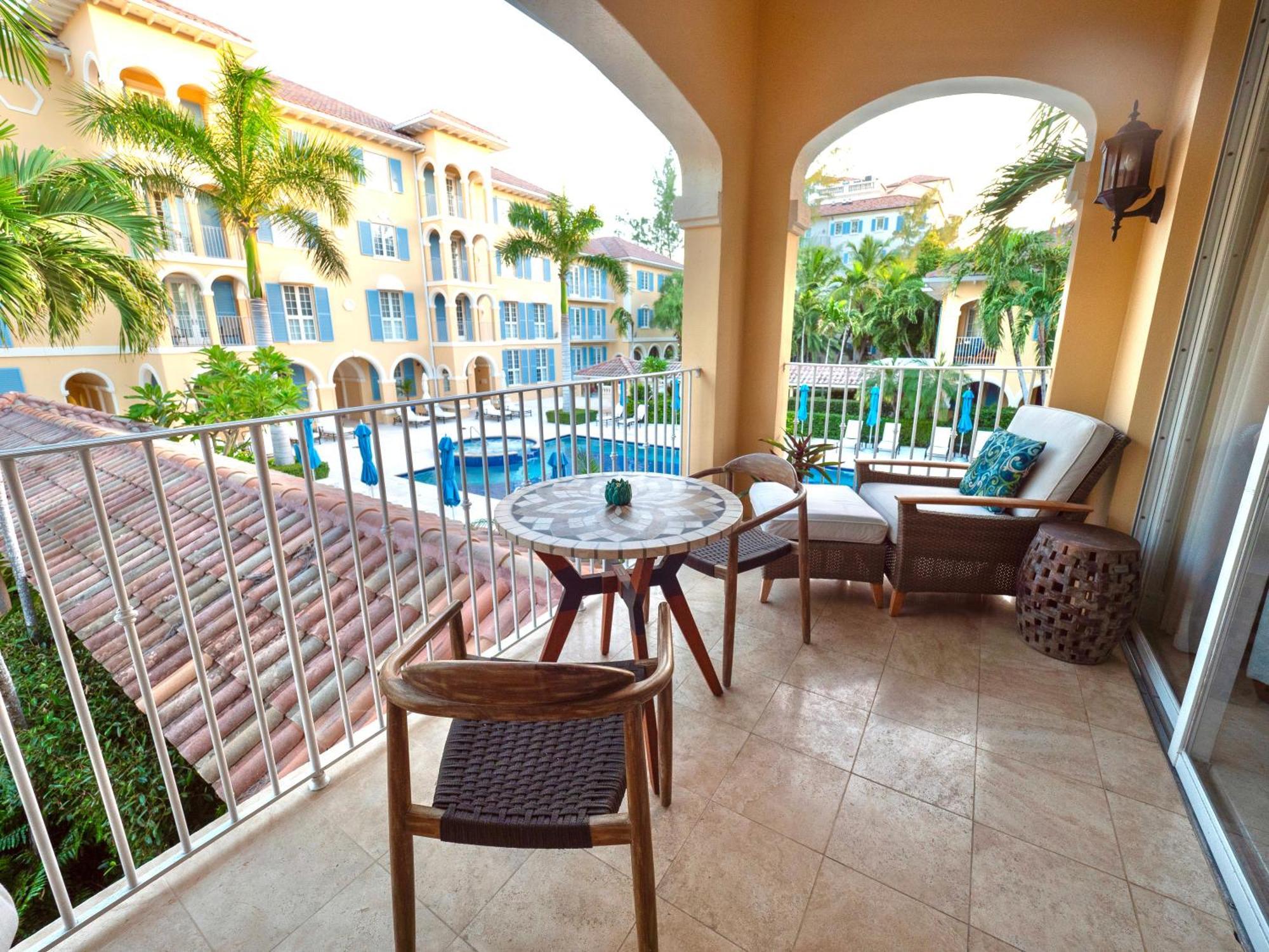Villa Renaissance Grace Bay Exterior photo