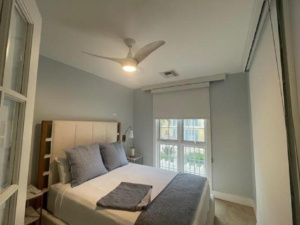 Villa Renaissance Grace Bay Exterior photo