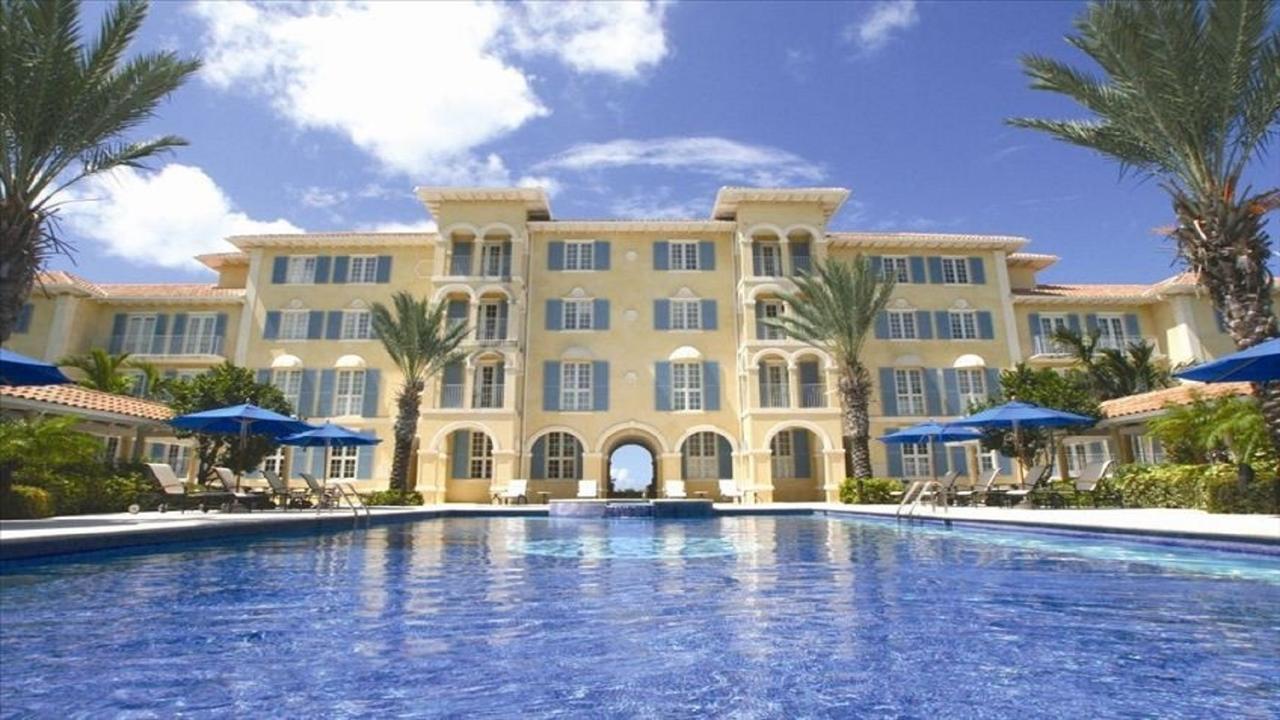 Villa Renaissance Grace Bay Exterior photo