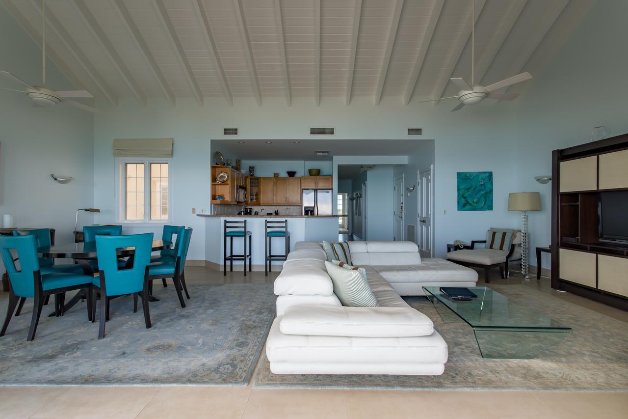Villa Renaissance Grace Bay Exterior photo