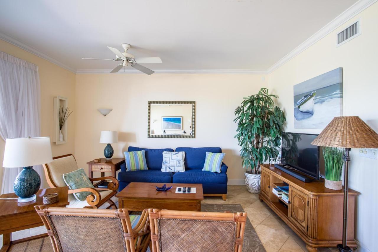 Villa Renaissance Grace Bay Exterior photo