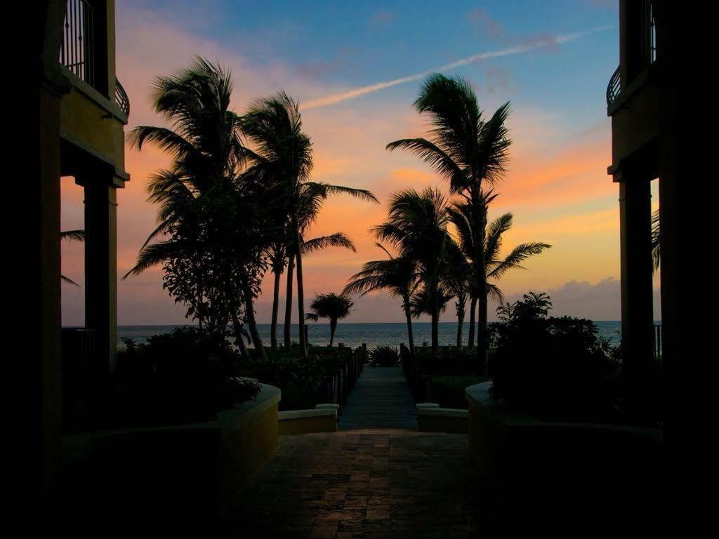 Villa Renaissance Grace Bay Exterior photo
